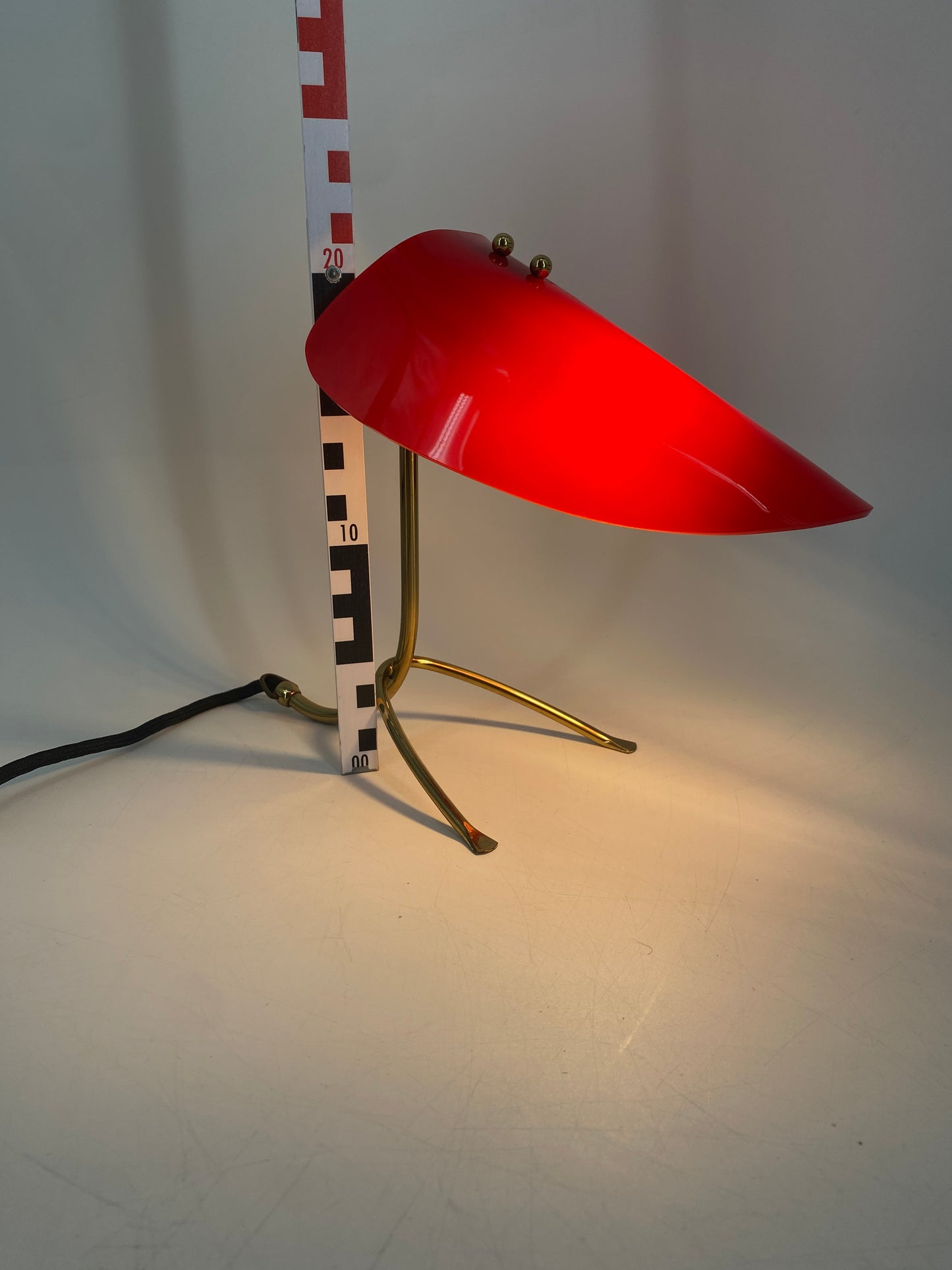Mid Century Design Tisch, oder Wandlampe aus Messing und Acrylglas, 1950er