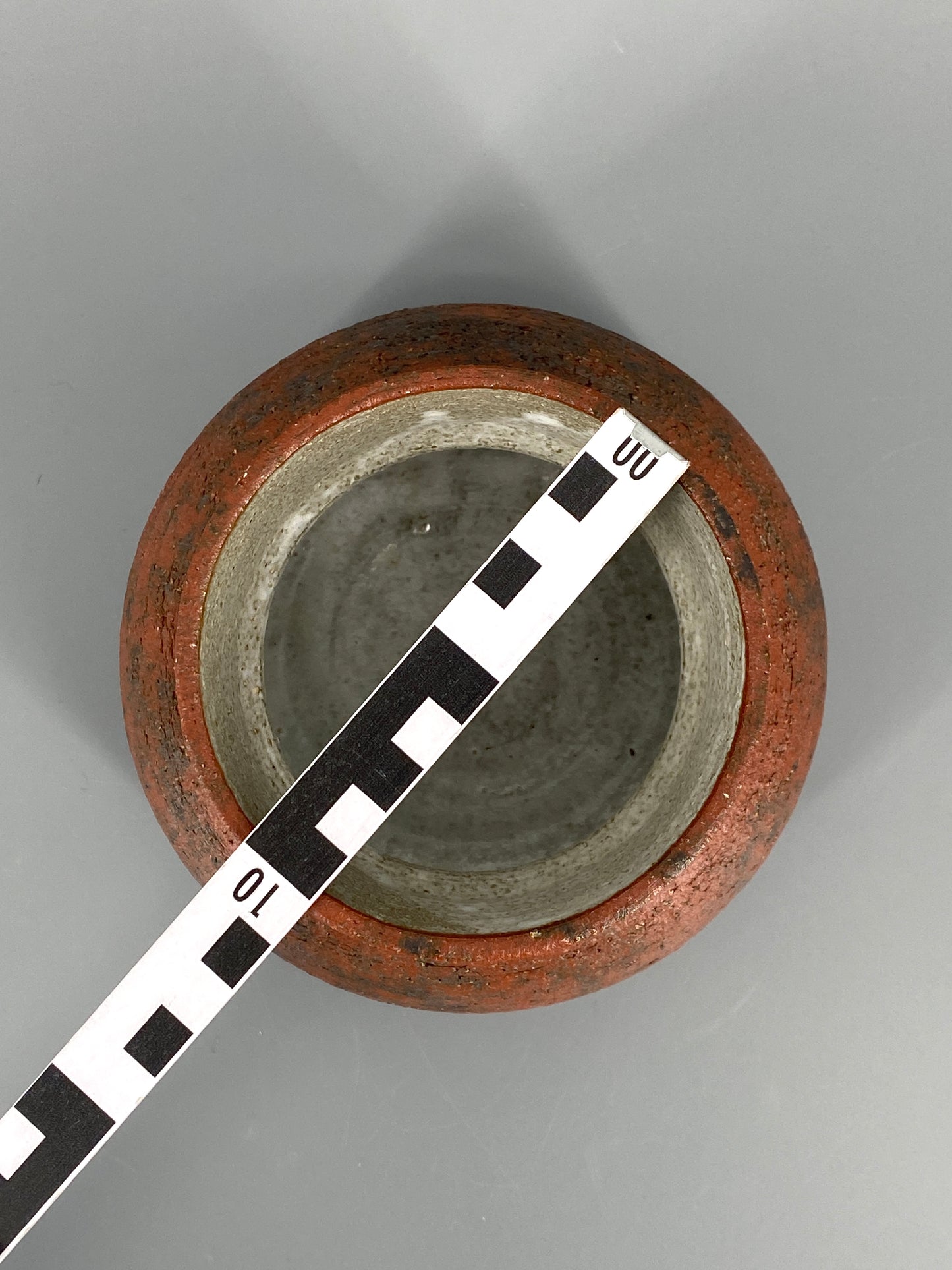 Studiokeramik Vase aus rotbraunem Steinzeug mit Signatur, um 1960