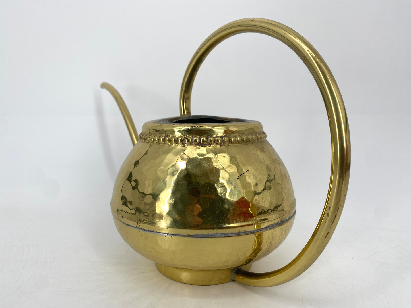 Mid Centruy Design Gießkanne aus Messing mit Hammerschlagdekor, Deutschland 1960er