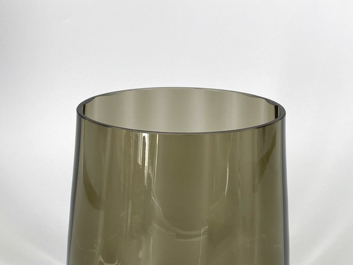 Mid Century Blumenvase aus grauem Glas, 1960er