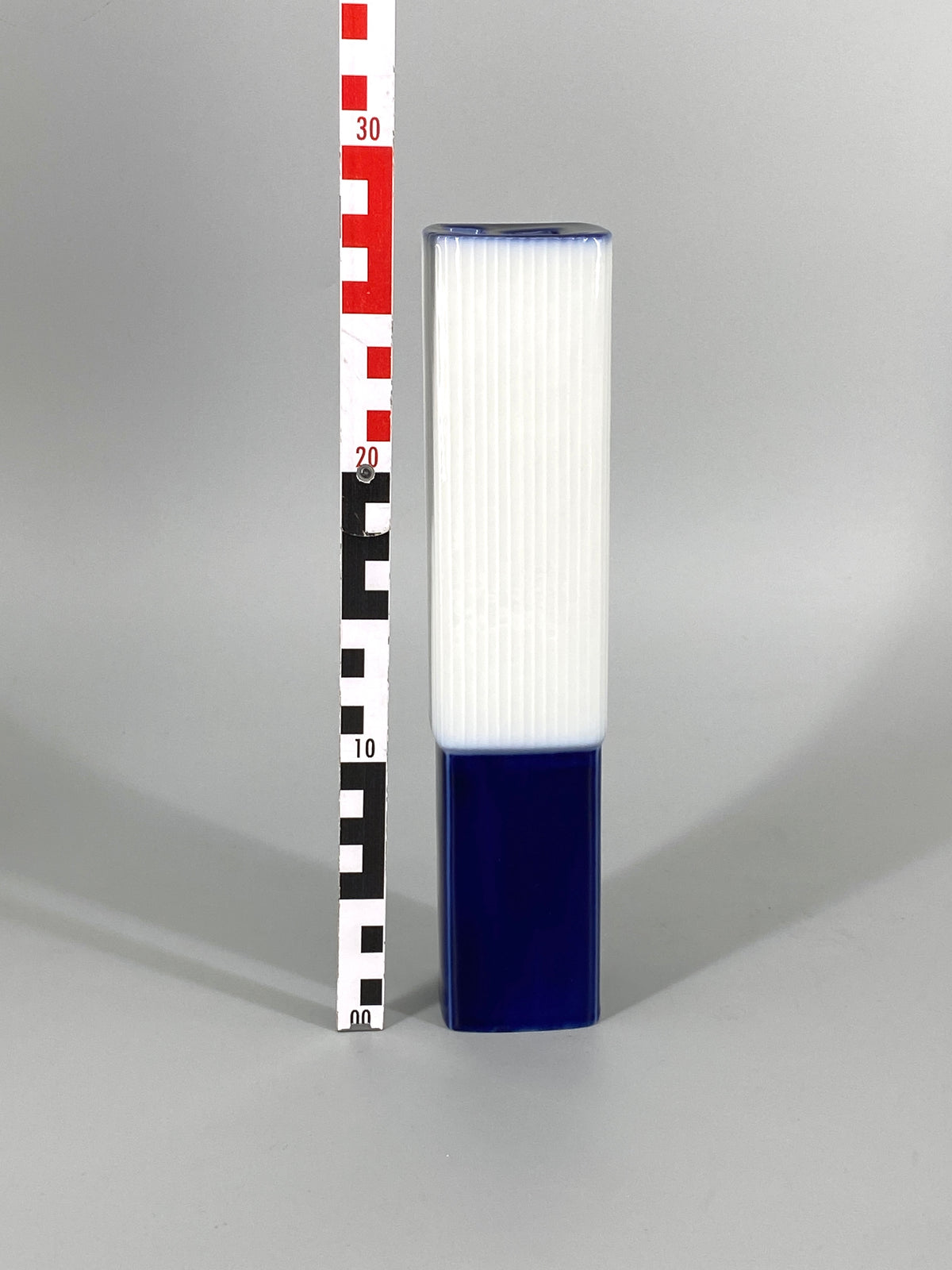 Ikebana Pilaster Vase in Blau von Hans Theo Baumann für KPM, Berlin, 1960er