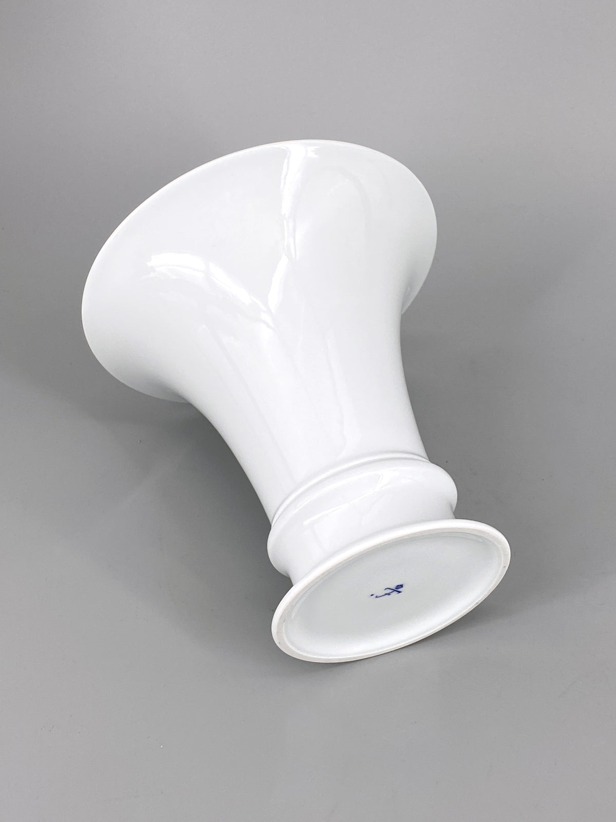 weiße Trompetenform Vase "74719" aus Porzellan von Fürstenberg
