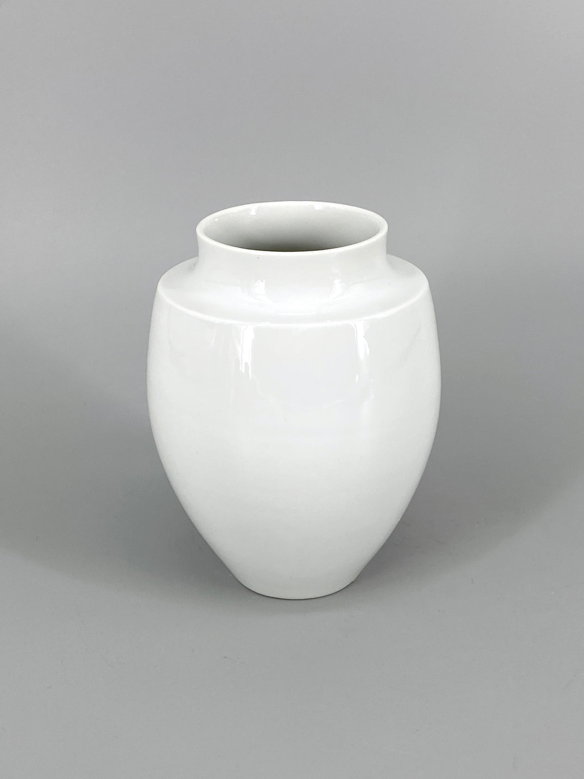 abgerundete weiße Porzellan Vase "140920" von Fürstenberg