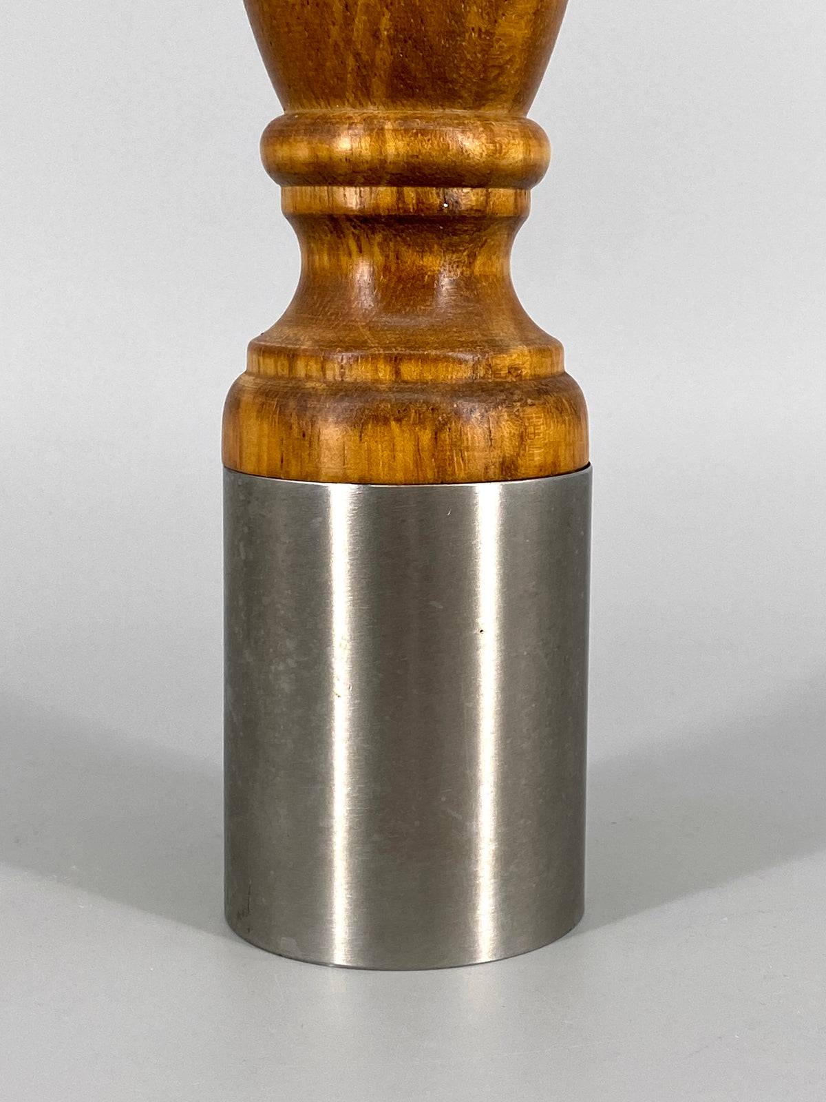 große Pfeffermühle aus Holz und Carbonstahl von Holar, Taiwan, vintage
