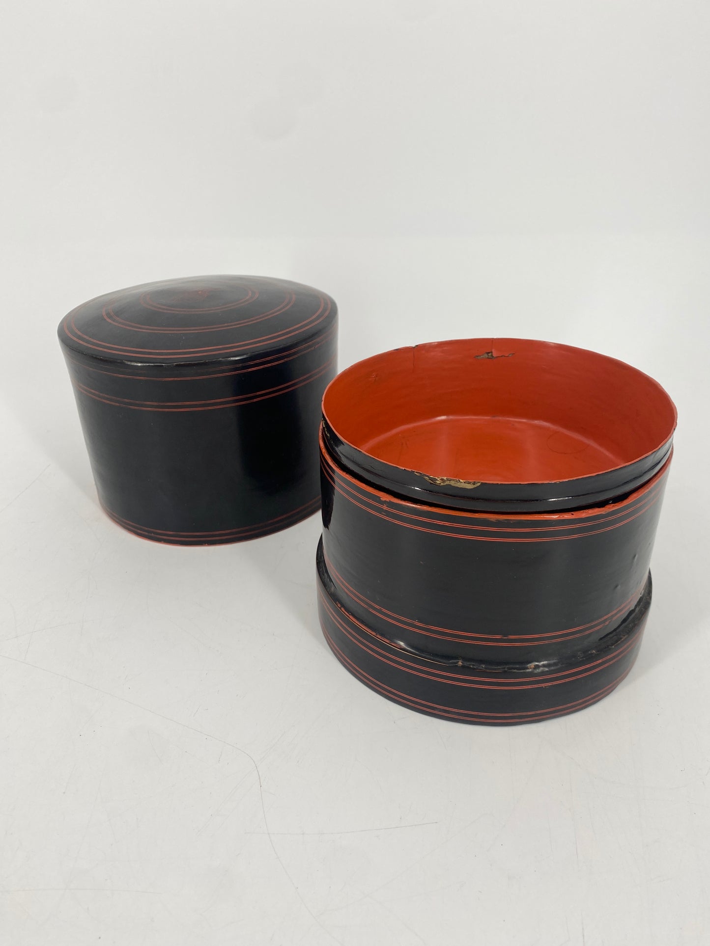 Alte bemalte Deckeldose aus Japan, 30er 40er 50er