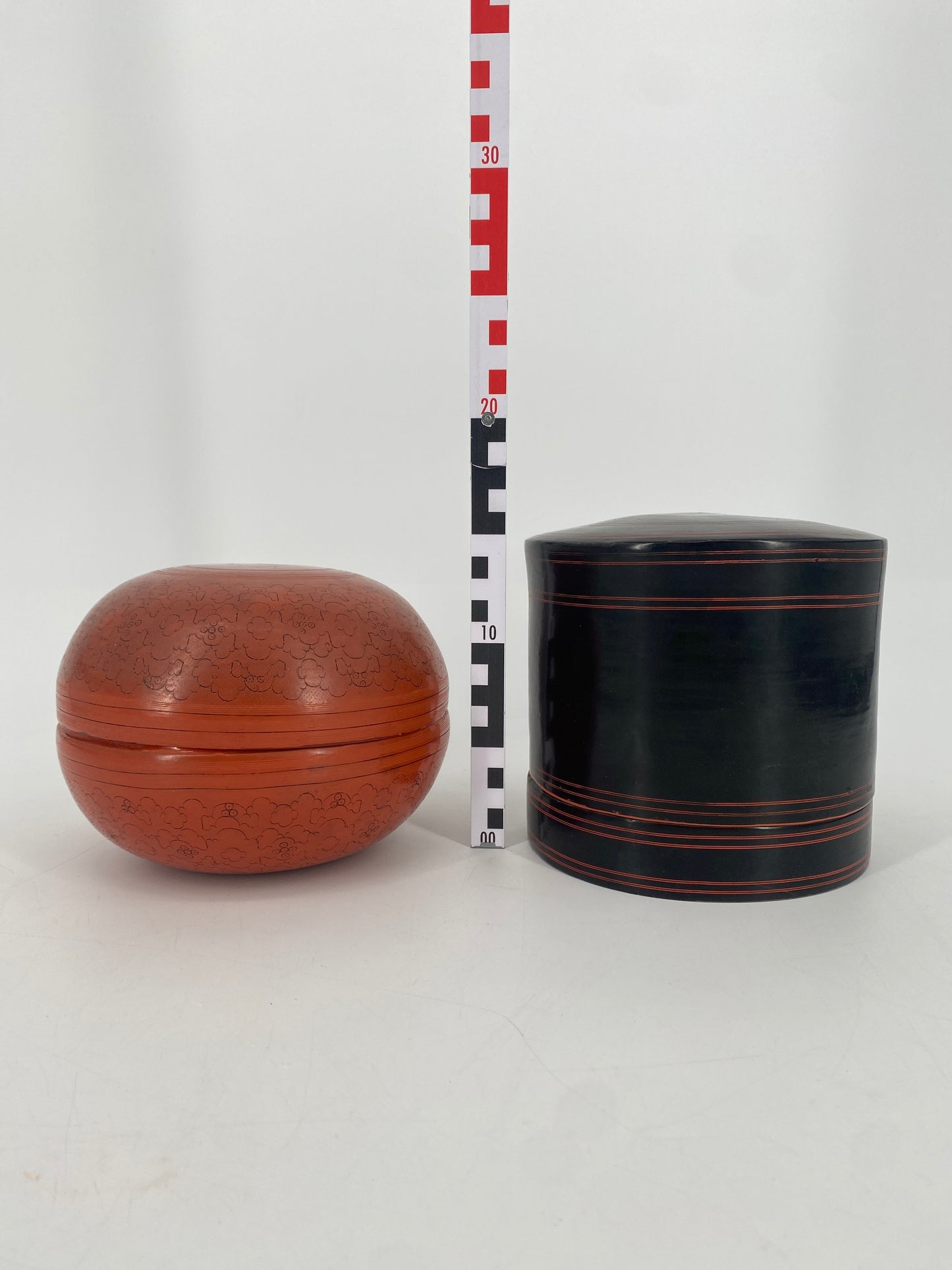 Alte bemalte Deckeldose aus Japan, 30er 40er 50er