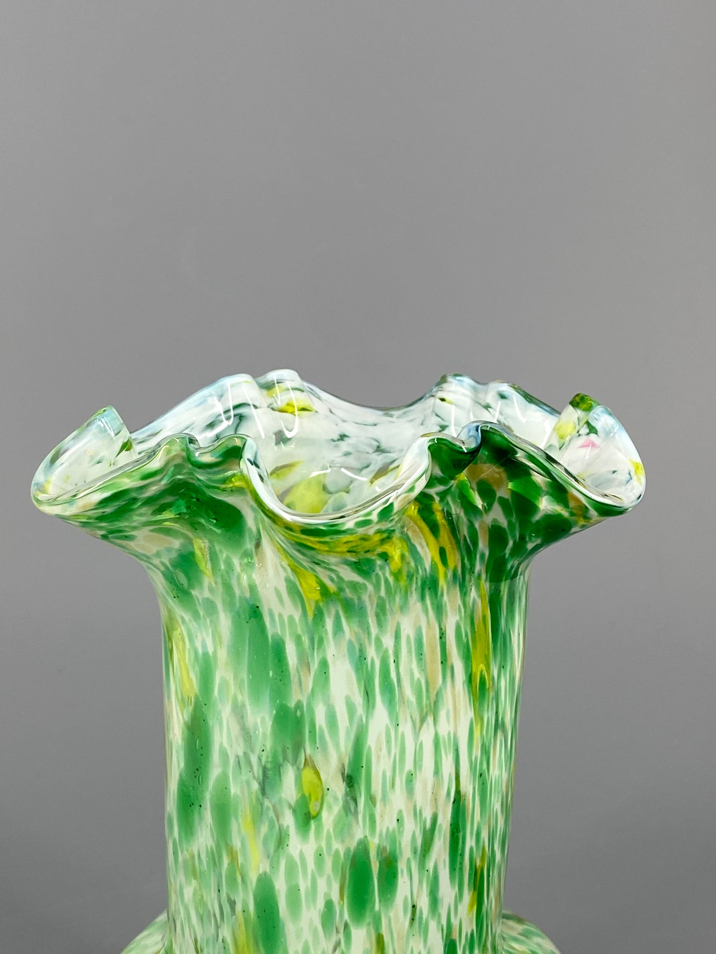 Murano Glas Vase, grün und weiß gesprenkelt, 70er