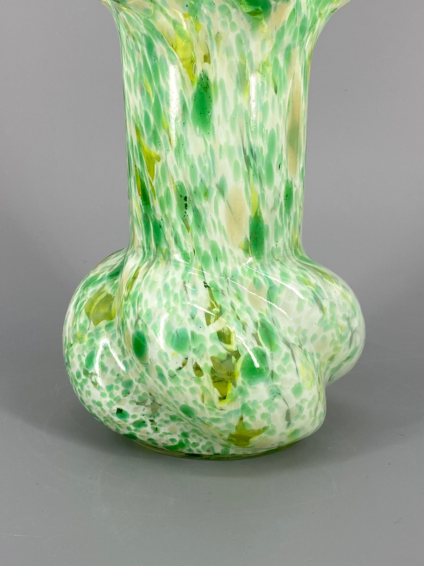 Murano Glas Vase, grün und weiß gesprenkelt, 70er