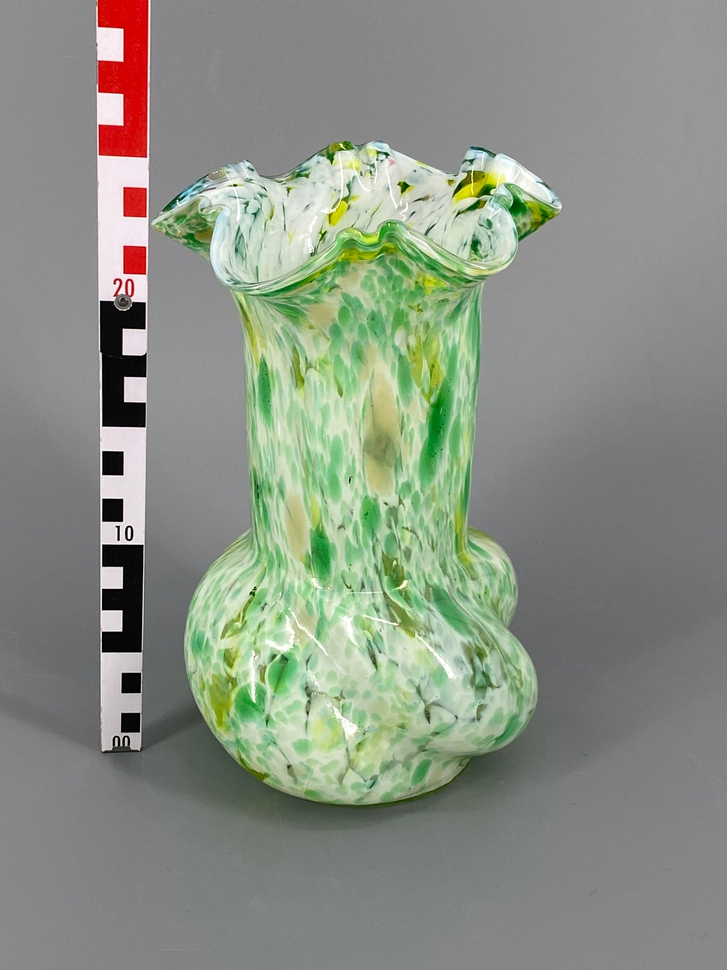 Murano Glas Vase, grün und weiß gesprenkelt, 70er