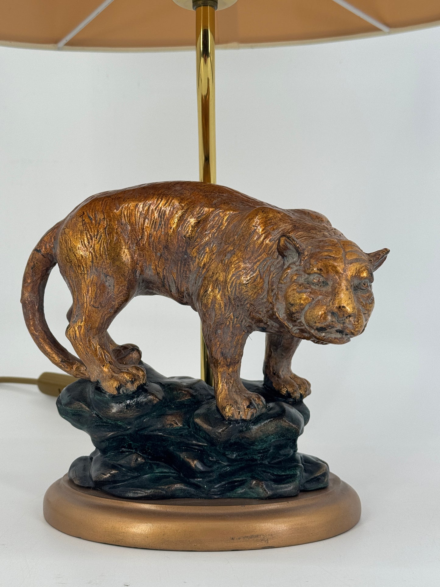 Tischlampe von Feese in Urban Jungle Stil