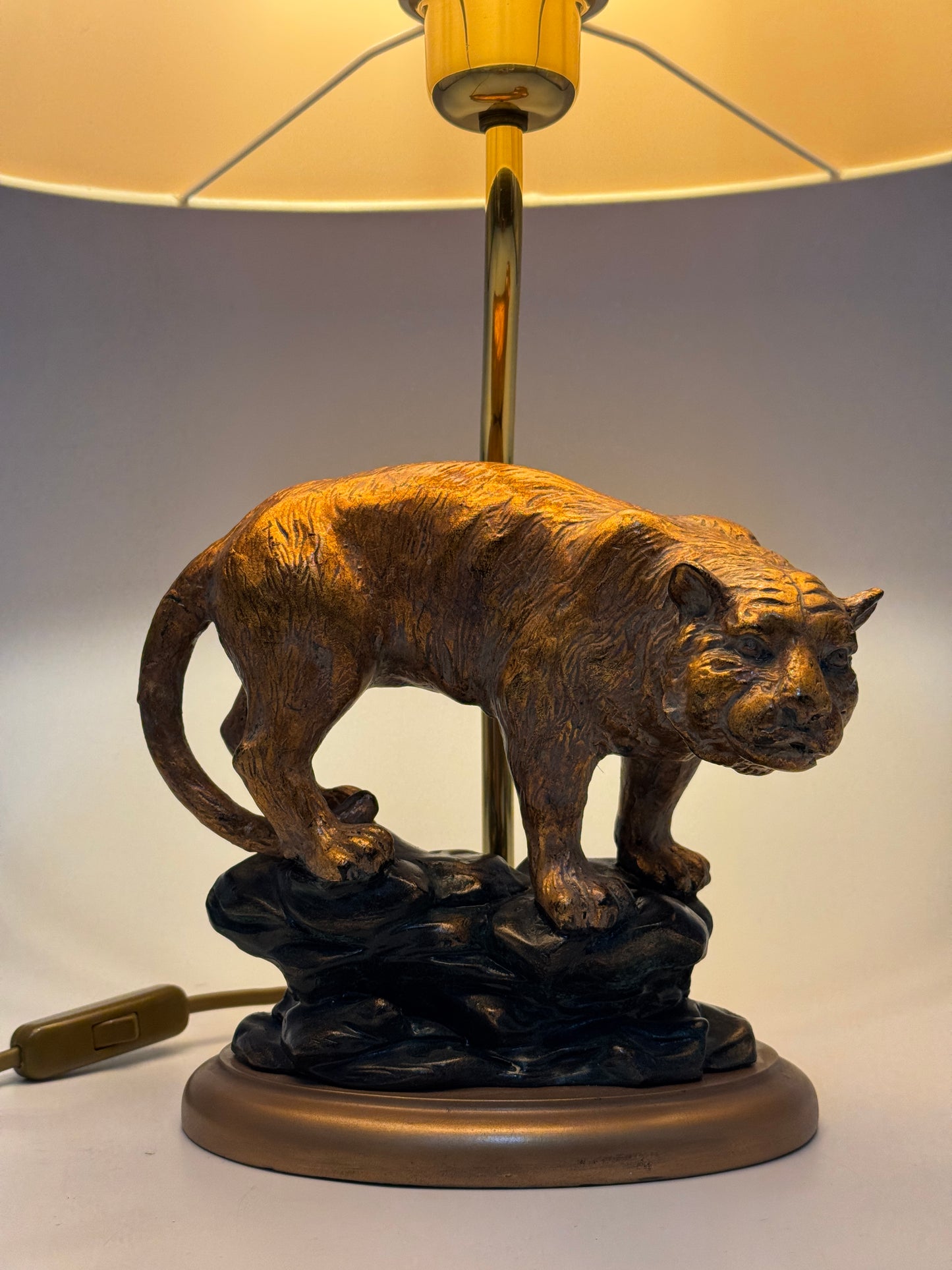 Tischlampe von Feese in Urban Jungle Stil