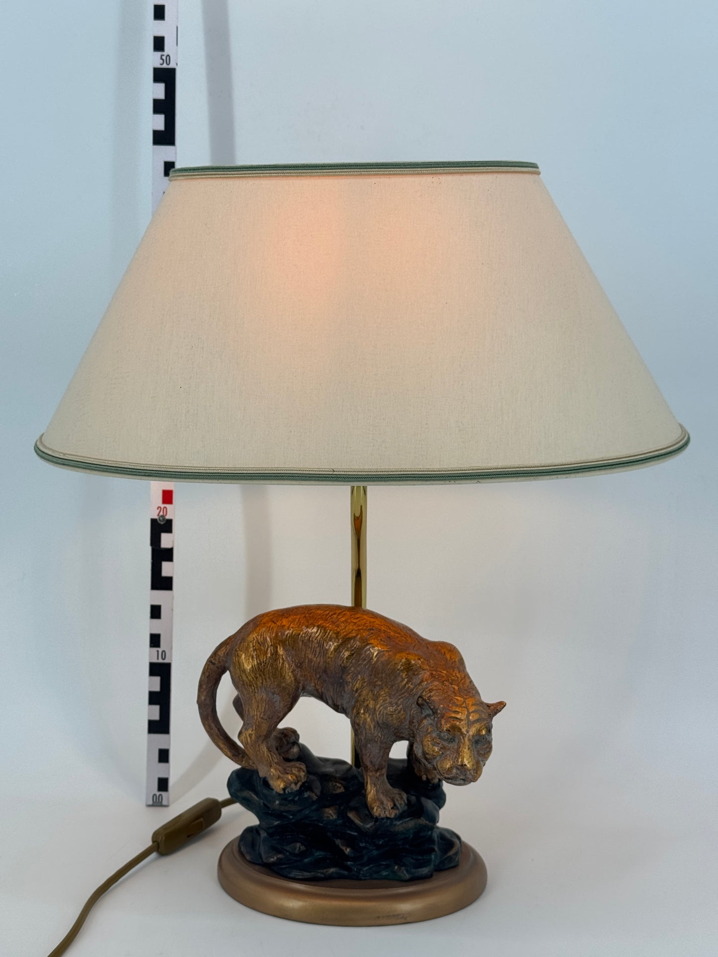 Tischlampe von Feese in Urban Jungle Stil