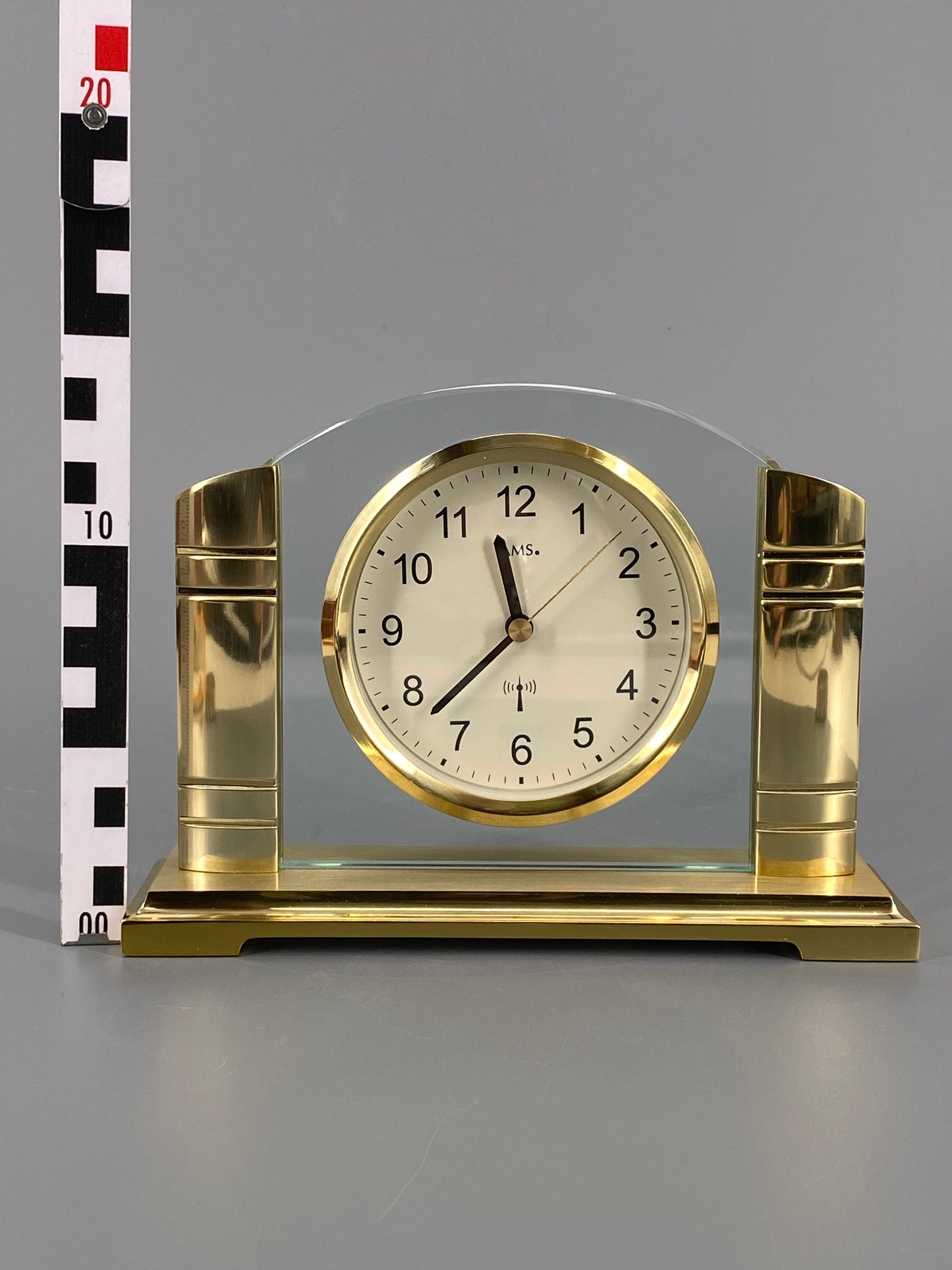 goldene Tischuhr von AMS, Modell 5143