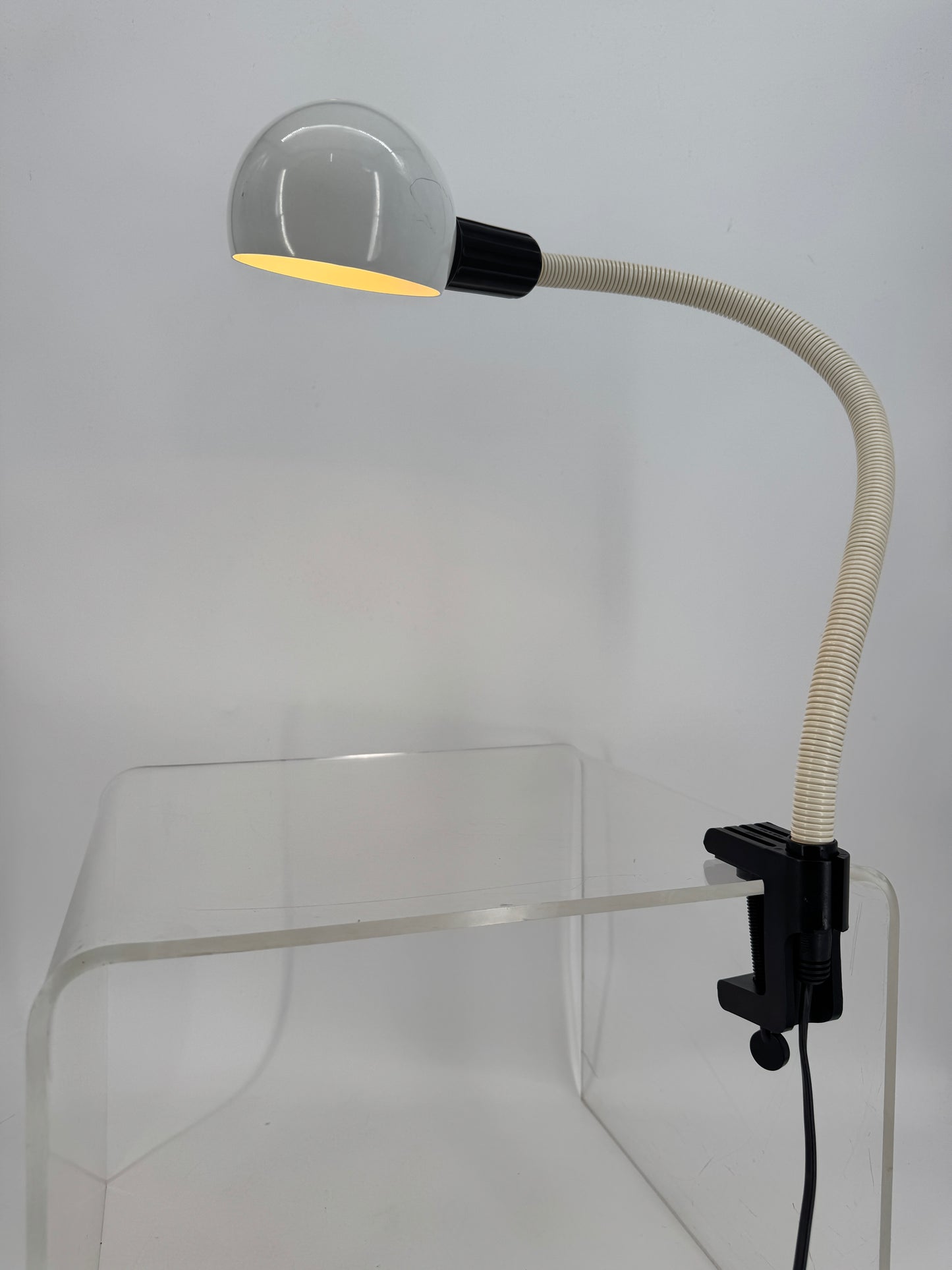 Paar Klemmlampen mit biegsamen Schwanenhals