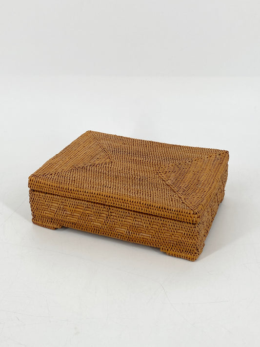 Handgewebte Aufbewahrungsbox aus Rattan mit feinem Dreiecks-Muster