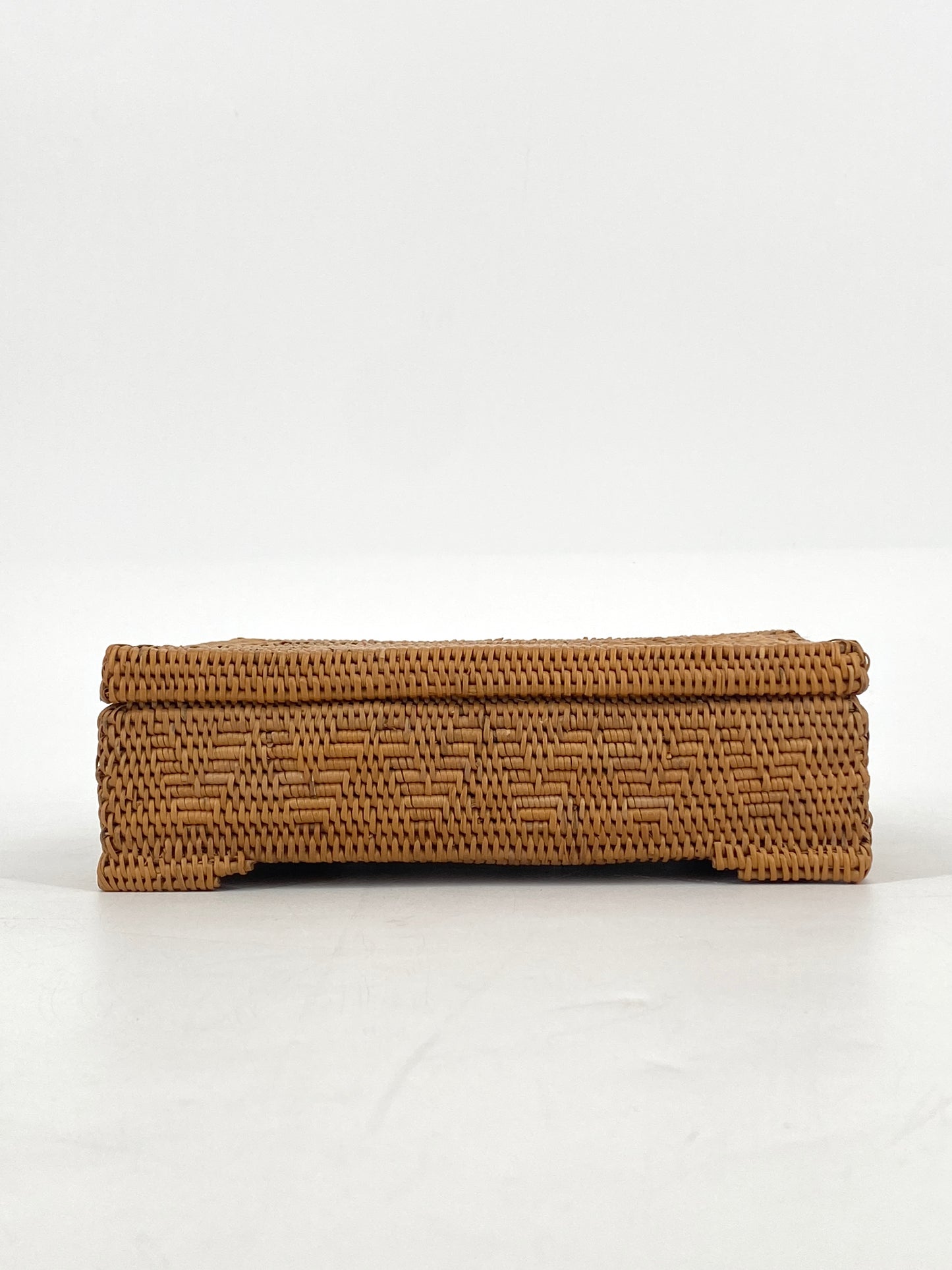 Handgewebte Aufbewahrungsbox aus Rattan mit feinem Dreiecks-Muster
