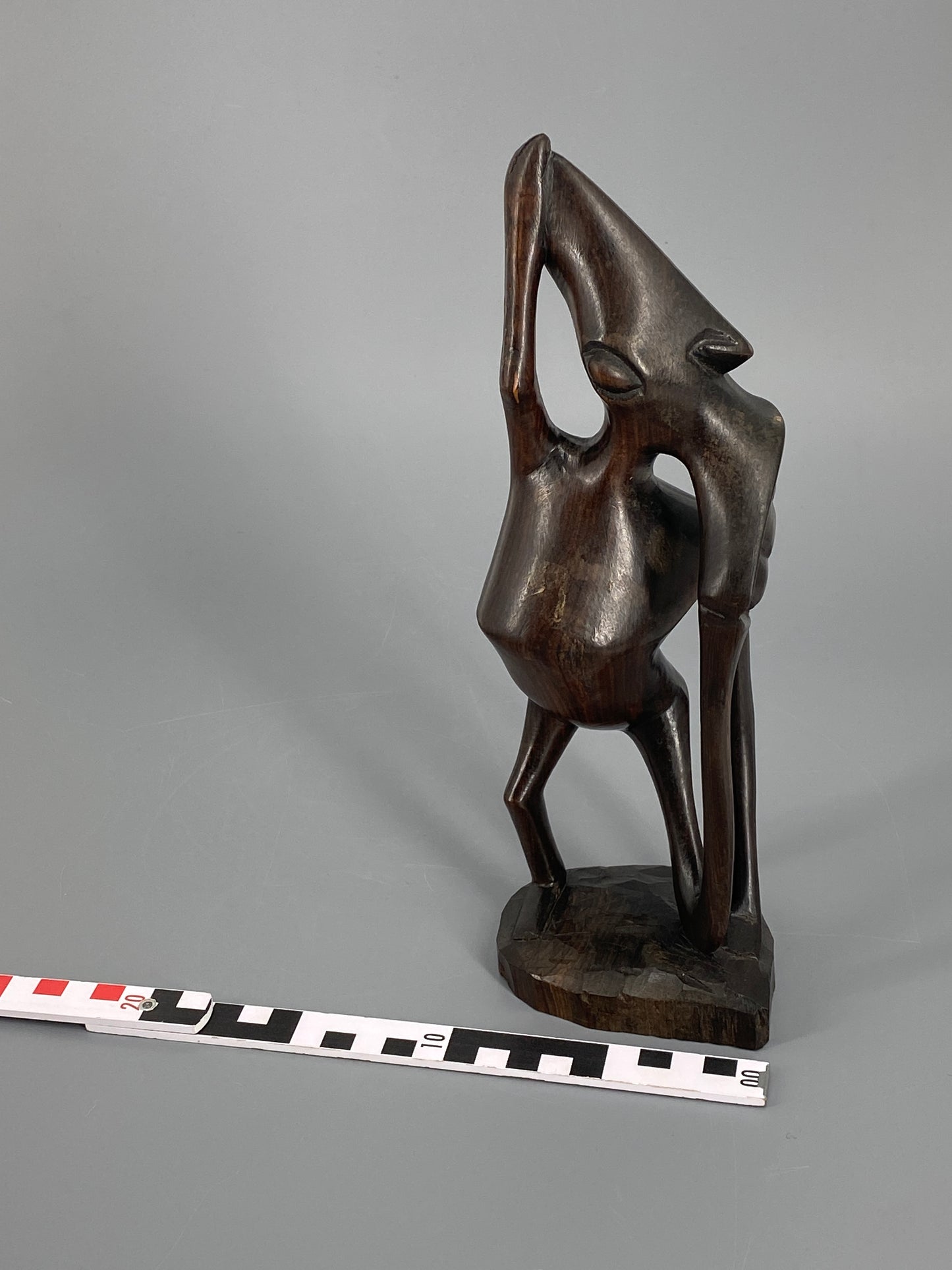 Makonde Schnitzerei-Figur aus Ebenholz, Ostafrika