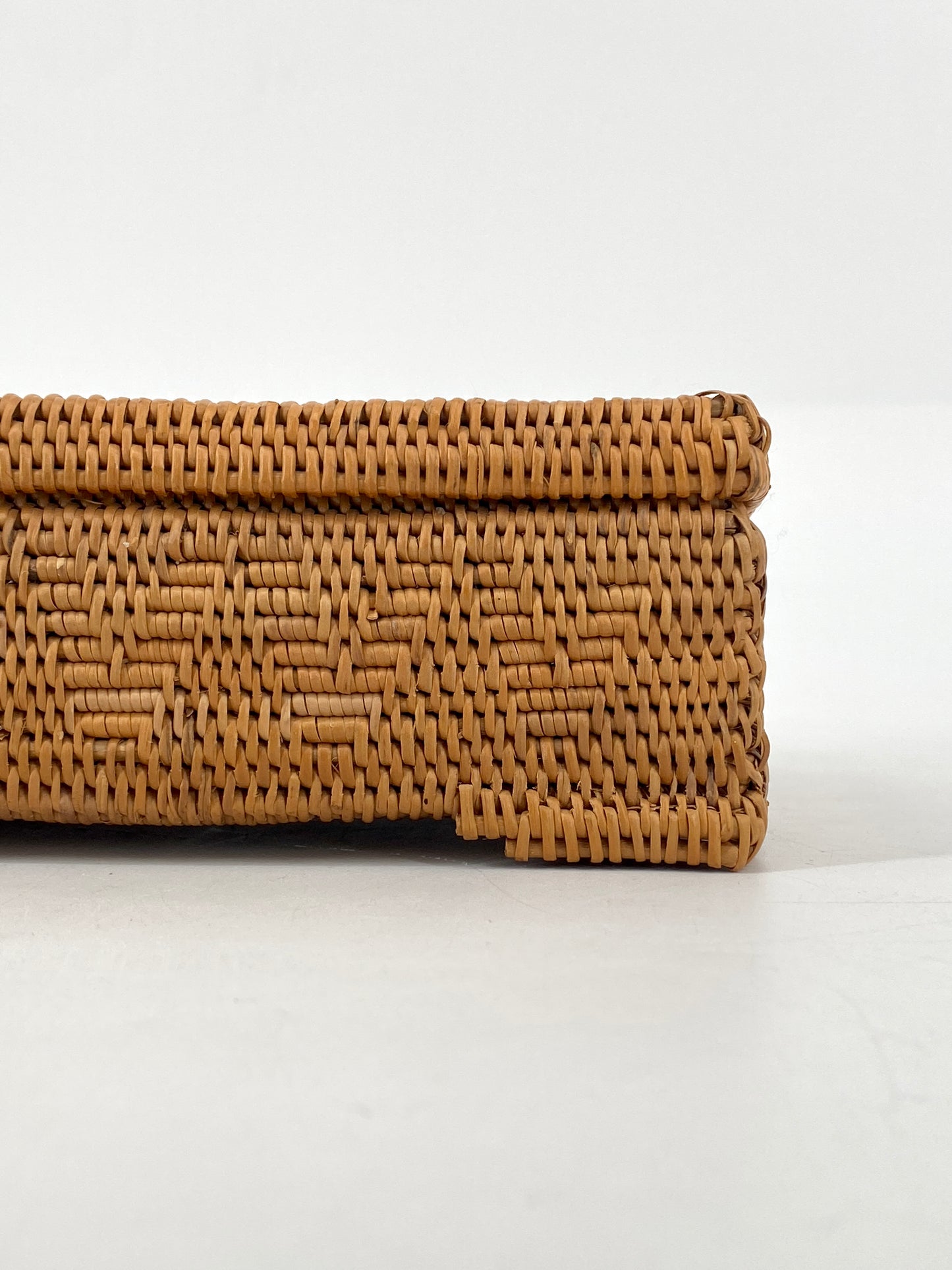 Handgewebte Aufbewahrungsbox aus Rattan mit feinem Dreiecks-Muster