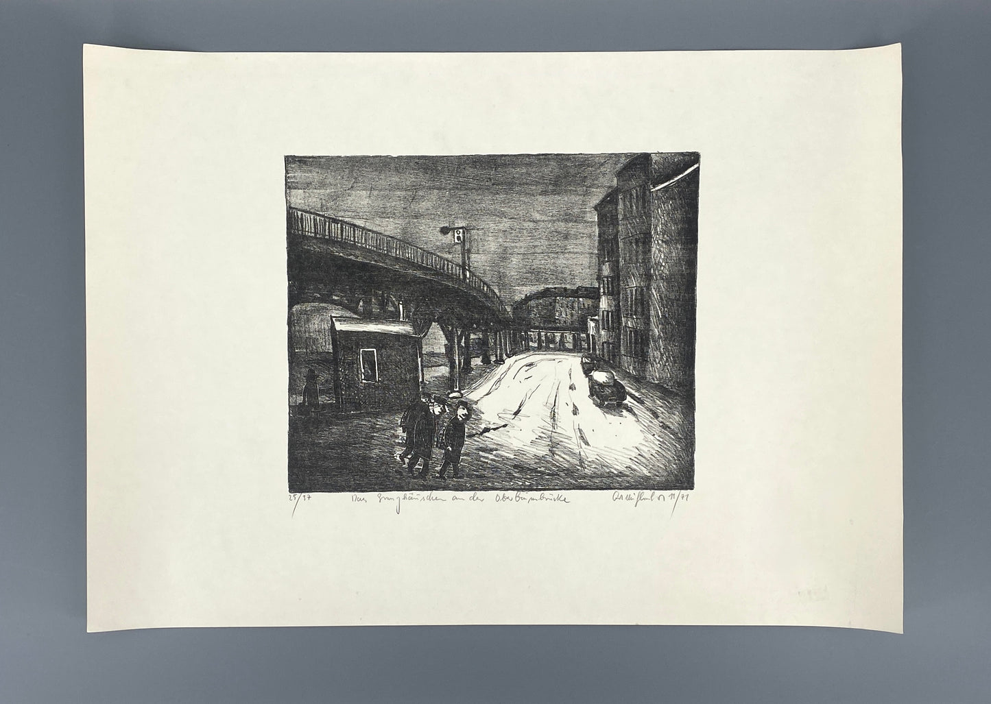 Signierte und nummerierte Lithografie "Das Grenzhäuschen an der Oberbaumbrücke" von Kurt Mühlenhaupt (1921–2006), 1971