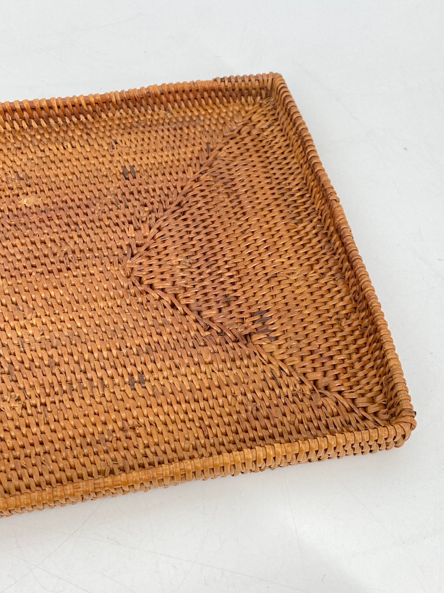 Handgewebte Aufbewahrungsbox aus Rattan mit feinem Dreiecks-Muster