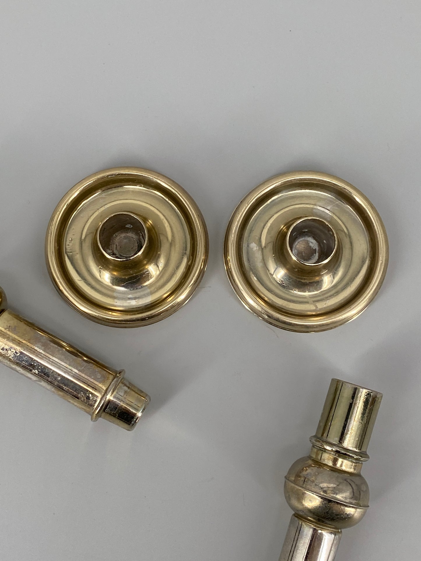2 modulare Kerzenhalter aus Messing, 1970er