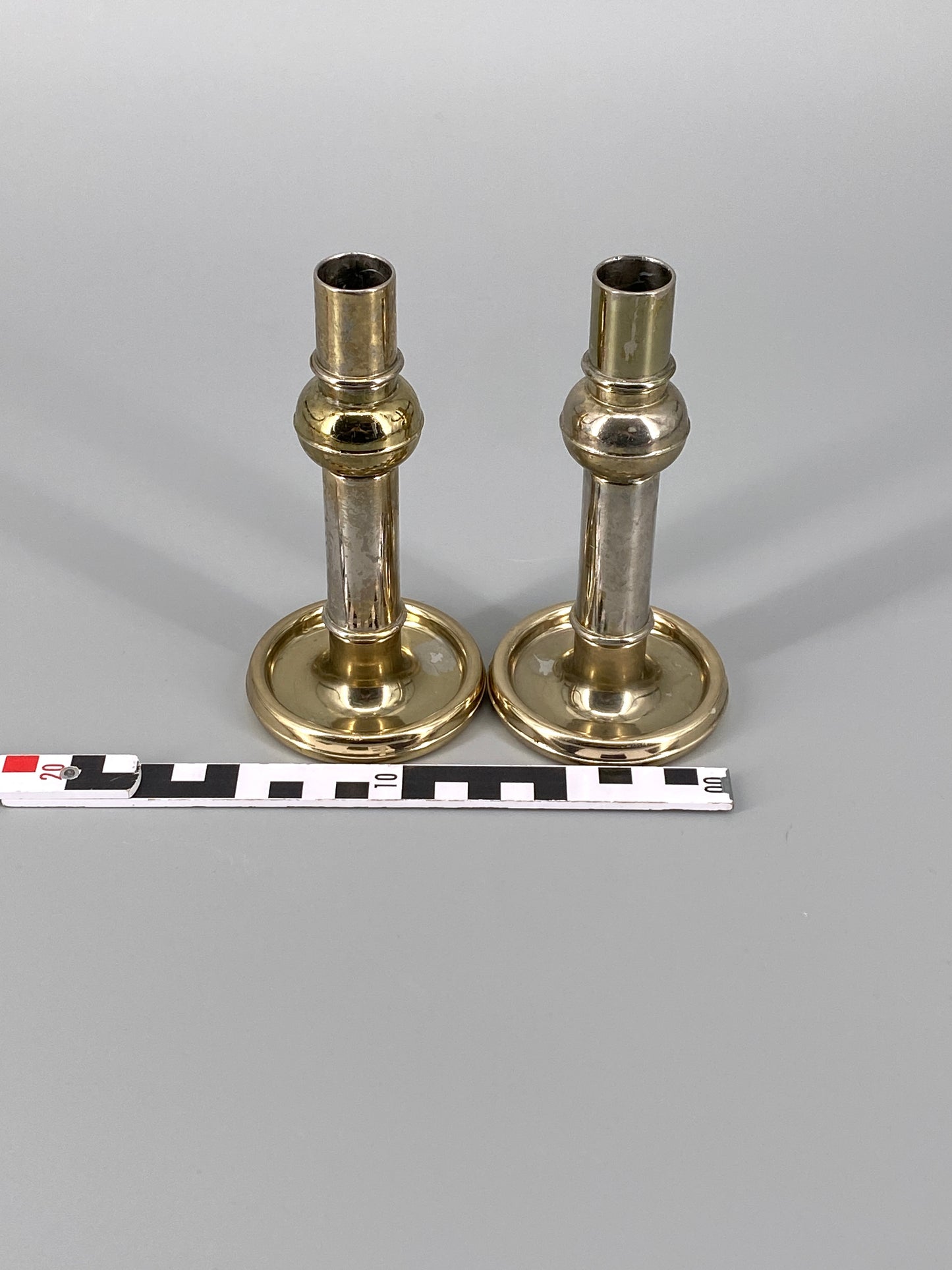 2 modulare Kerzenhalter aus Messing, 1970er