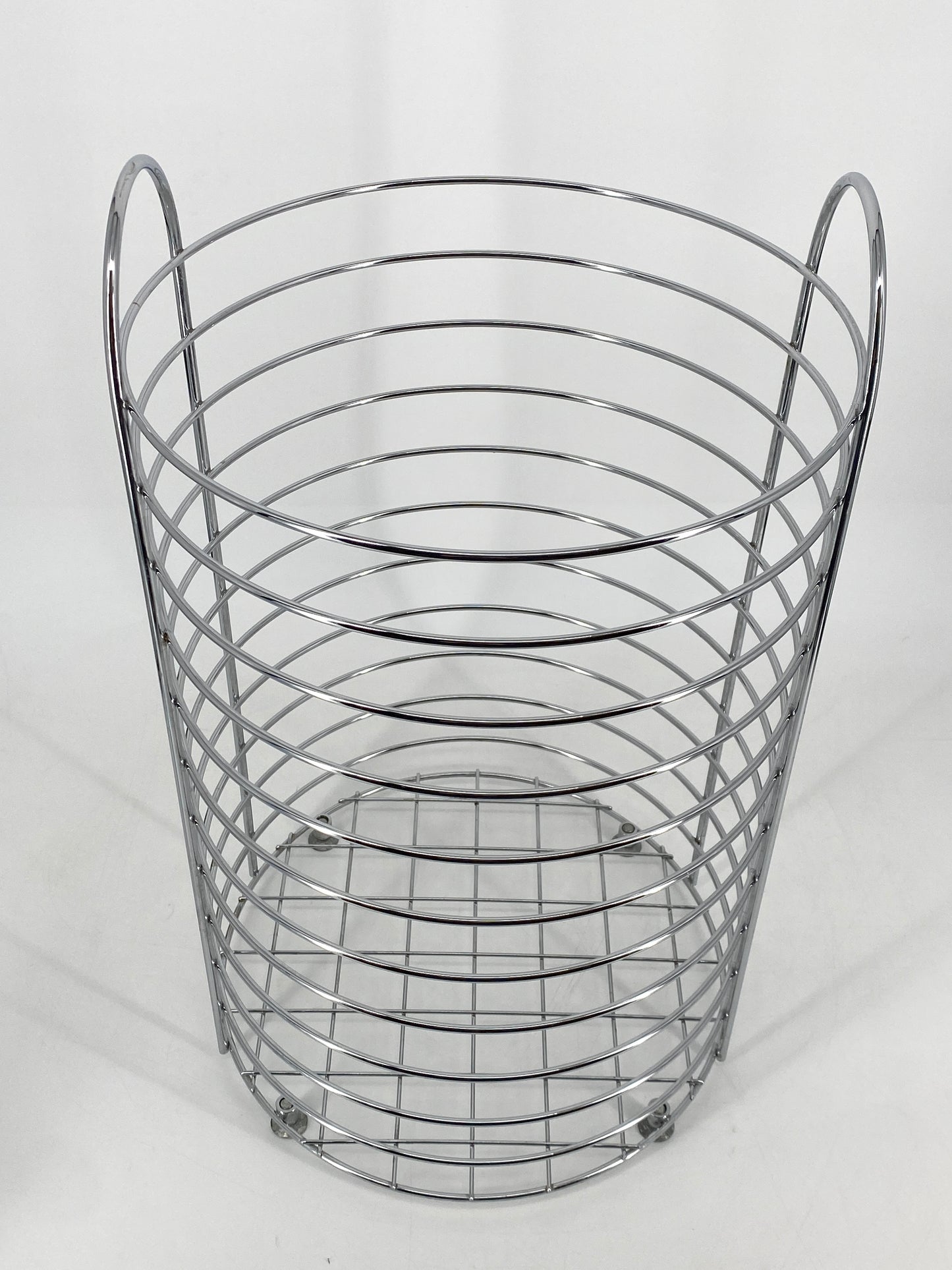 Wäschekorb von BALTON aus der RONDO Serie aus verchromten Metall