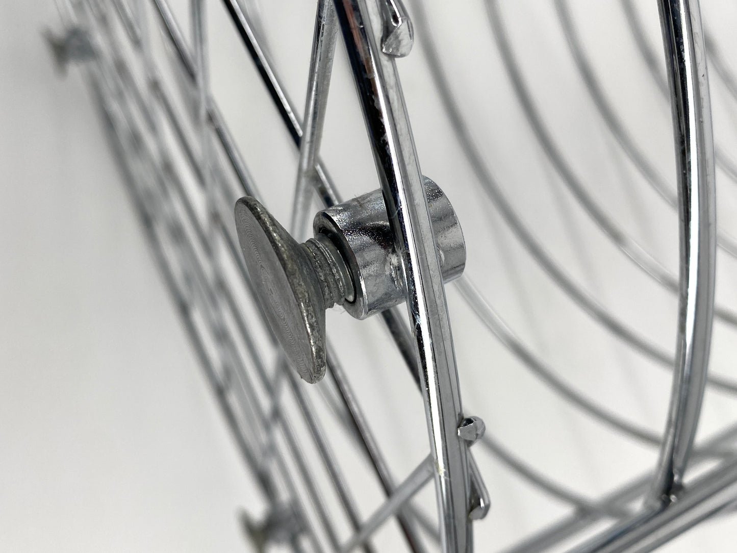 Wäschekorb von BALTON aus der RONDO Serie aus verchromten Metall