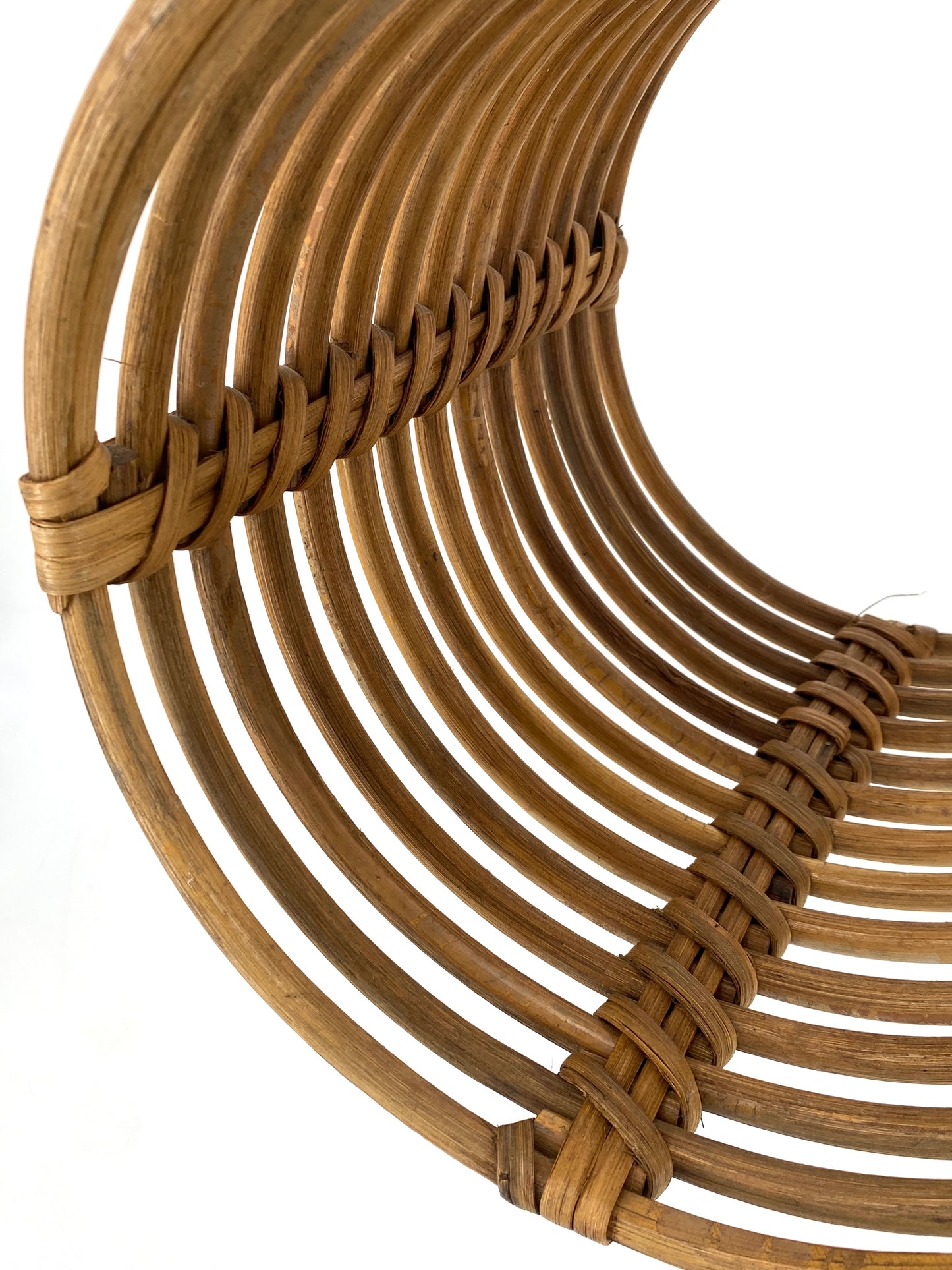 Hängender Zeitungsständer aus Rattan, geflochten, vintage