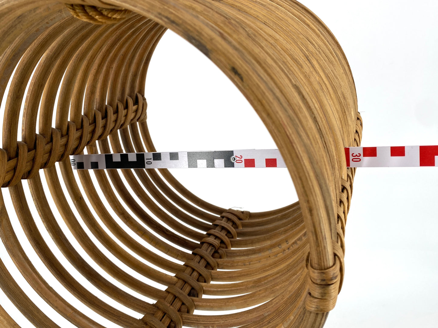 Hängender Zeitungsständer aus Rattan, geflochten, vintage