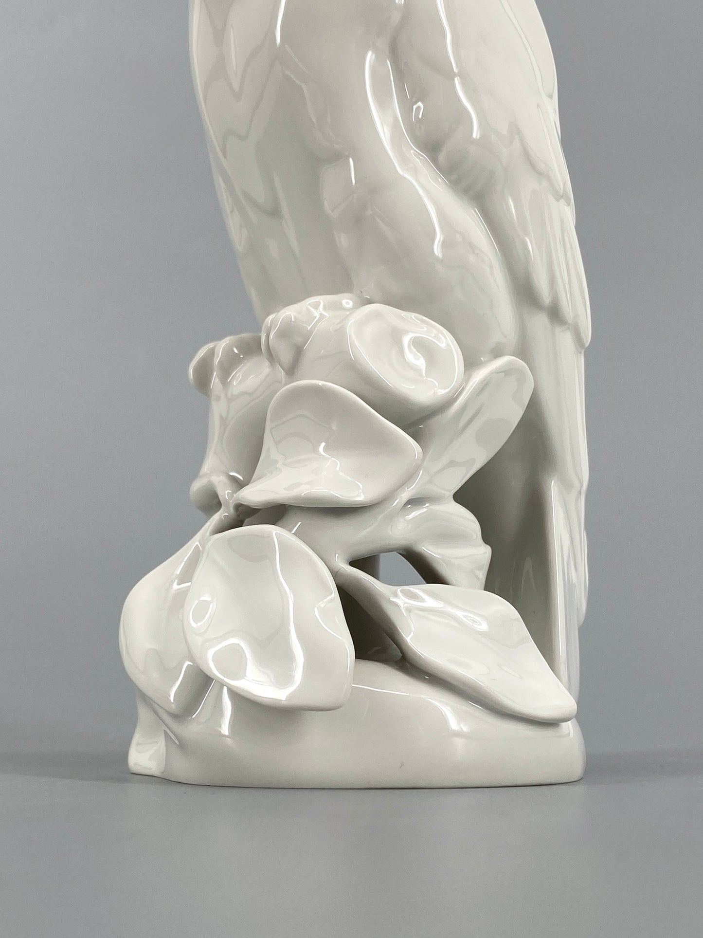 Porzellanfigur eines Haubenkakadus von KPM, Entwurf von 1910, 1. Wahl