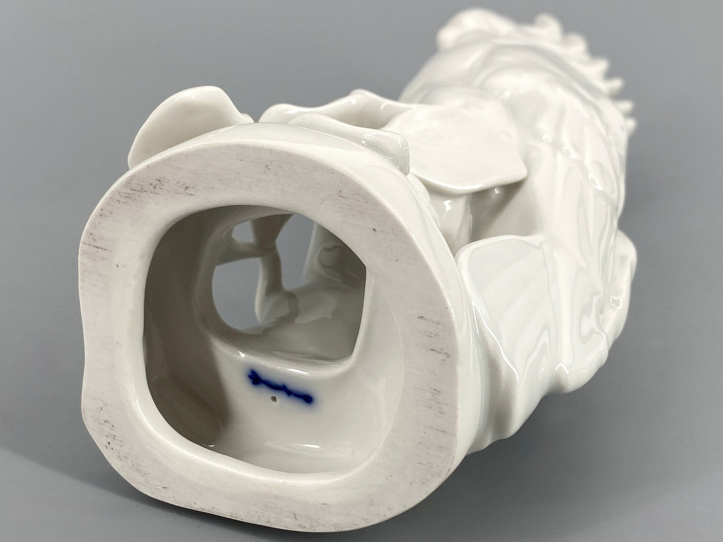 Porzellanfigur eines Haubenkakadus von KPM, Entwurf von 1910, 1. Wahl