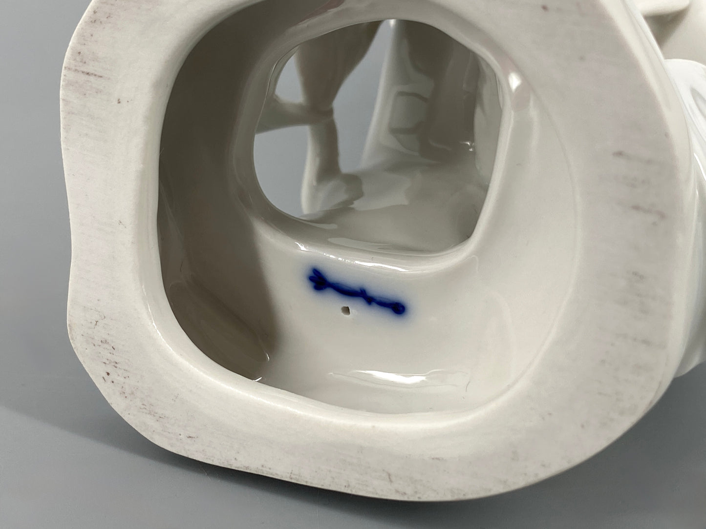 Porzellanfigur eines Haubenkakadus von KPM, Entwurf von 1910, 1. Wahl