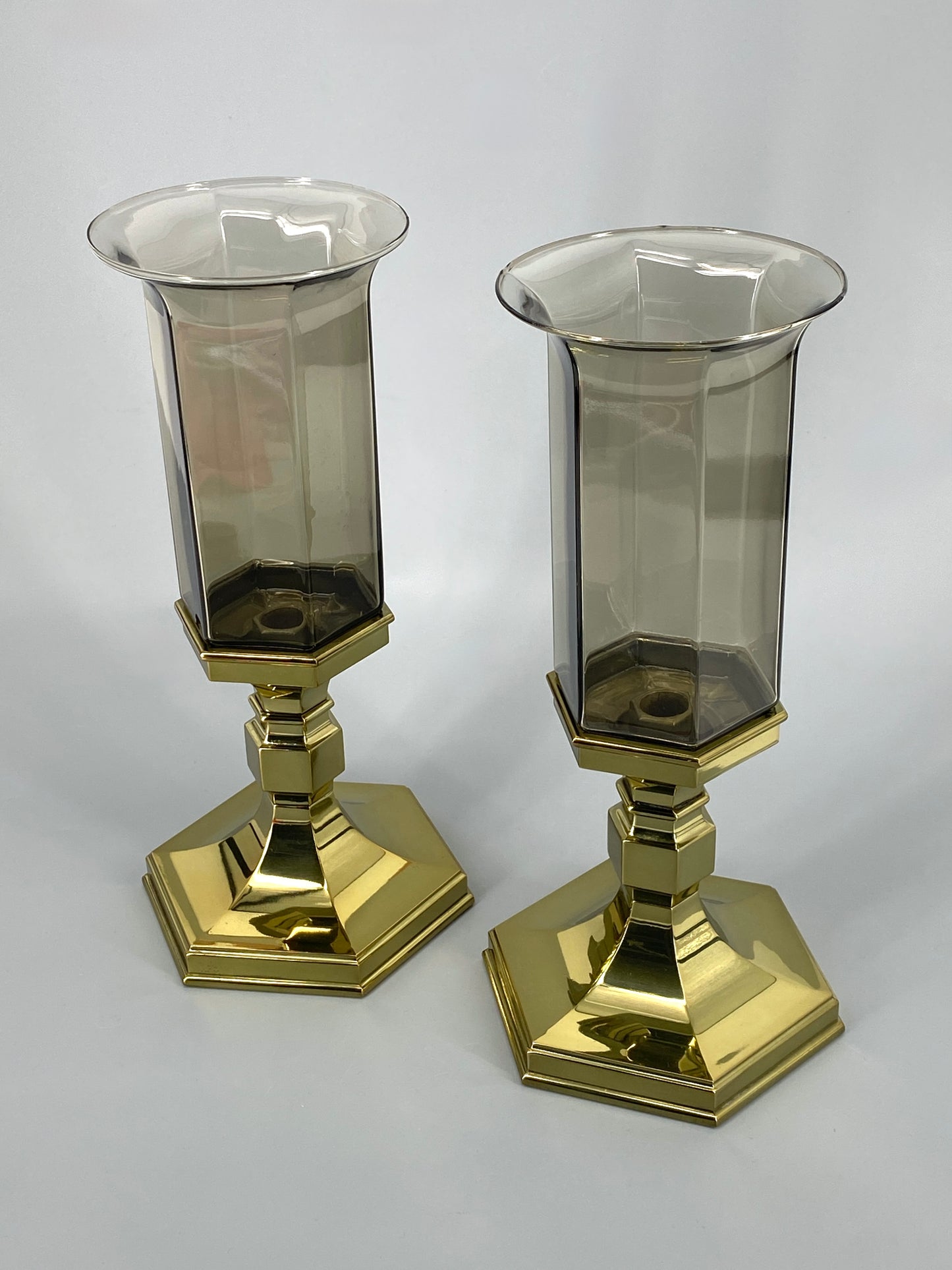 Kerzenhalter Paar von Erwin Nagel für Nagel Geschenke aus poliertem Messing und Rauchglas, 70er Jahre