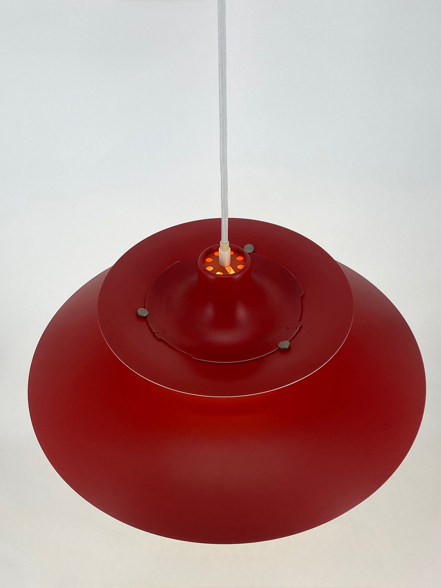 Hängelampe "PH 5" von Poul Henningsen für Louis Poulsen, alte Ausführung in Rot und Blau mit Herstelleretikett