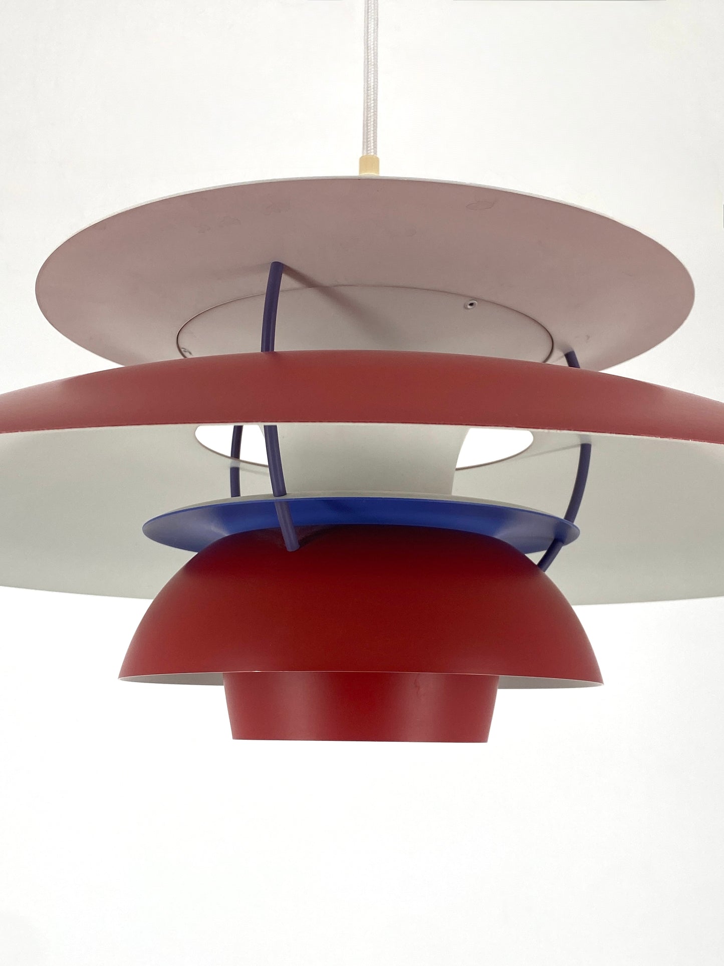 Hängelampe "PH 5" von Poul Henningsen für Louis Poulsen, alte Ausführung in Rot und Blau mit Herstelleretikett