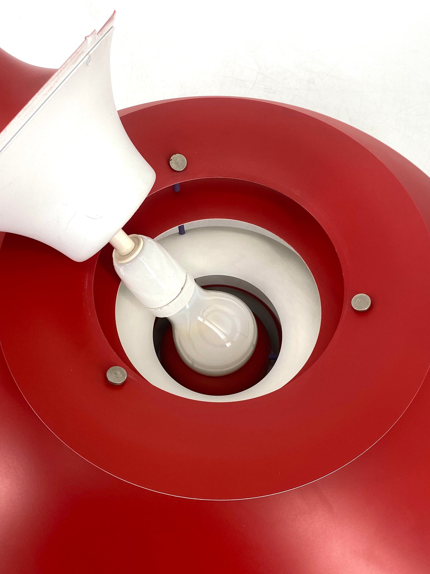 Hängelampe "PH 5" von Poul Henningsen für Louis Poulsen, alte Ausführung in Rot und Blau mit Herstelleretikett