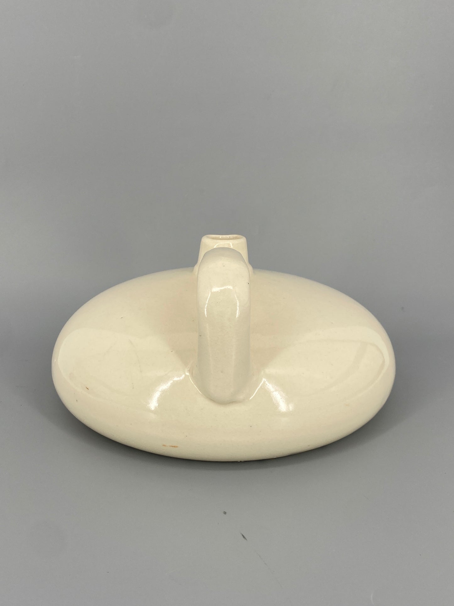 Alte Steingut Wärmflasche in Beige