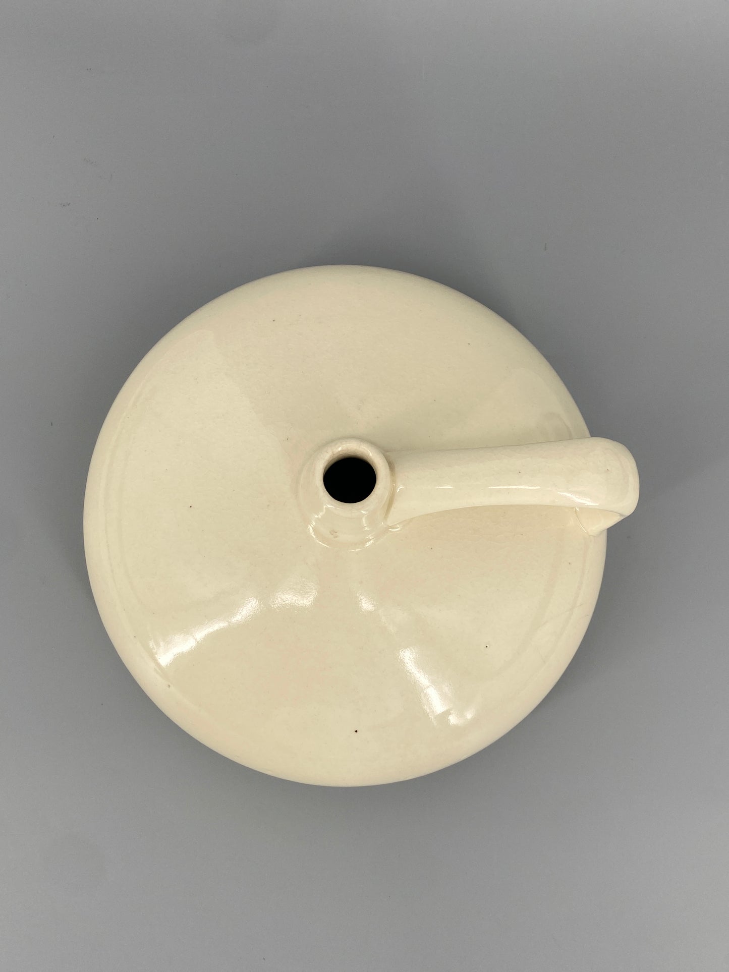 Alte Steingut Wärmflasche in Beige