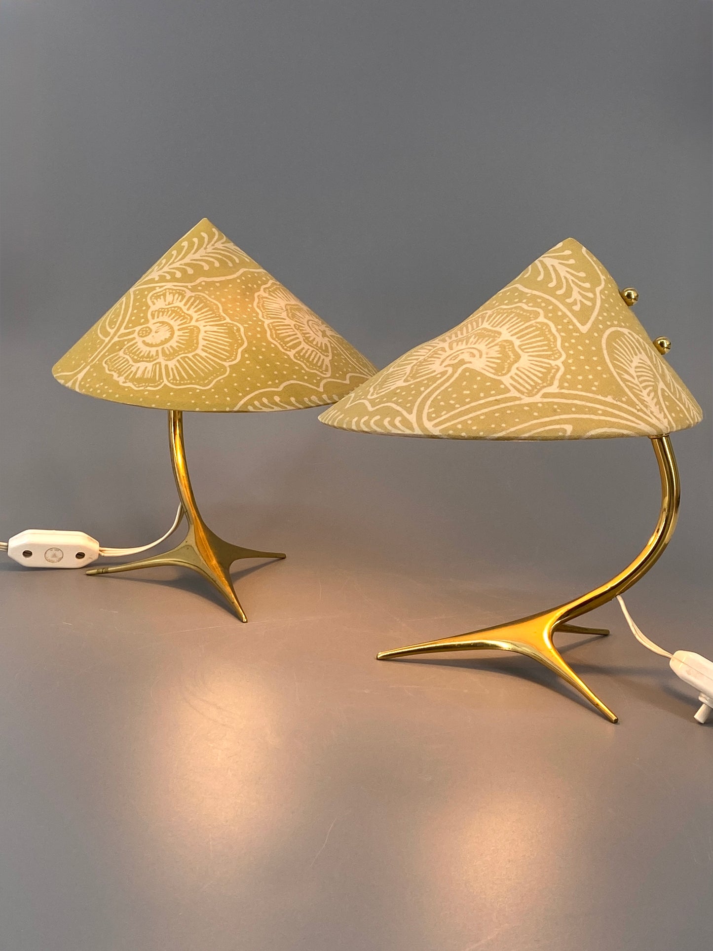 2 Vintage Tischlampen mit Krähenfuß, 1950er