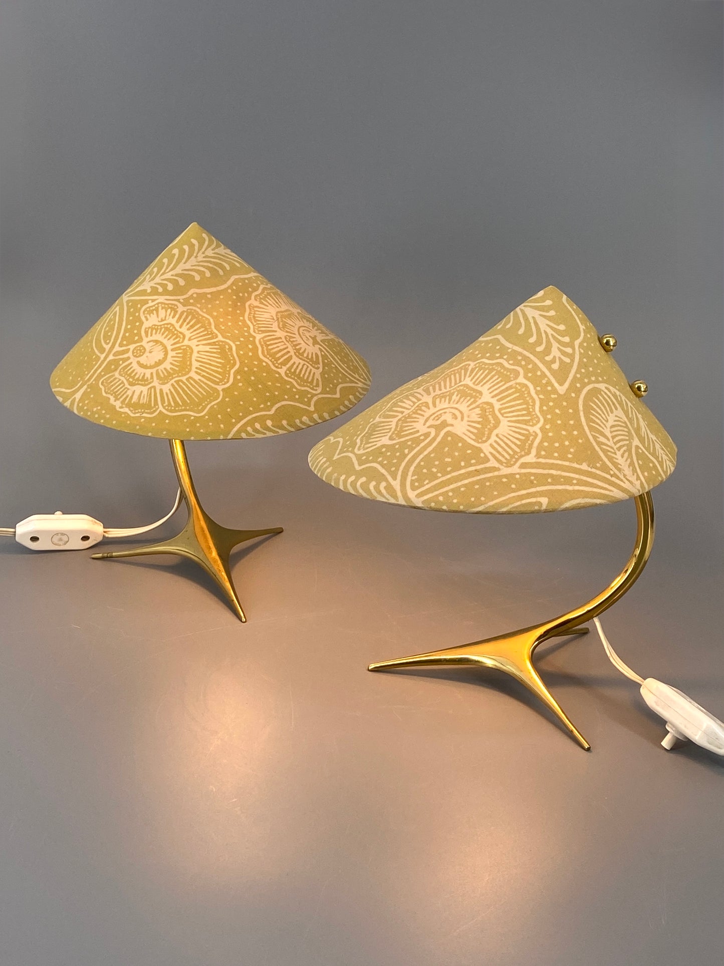 2 Vintage Tischlampen mit Krähenfuß, 1950er
