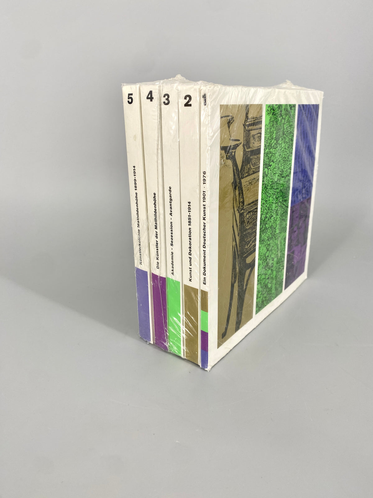 Ausstellungskatalog zur Künstlerkolonie Mathildenhöhe, Darmstadt. 1976. 5 Bände.