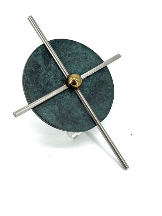 Christliches, modern gestaltetes Wandkreuz