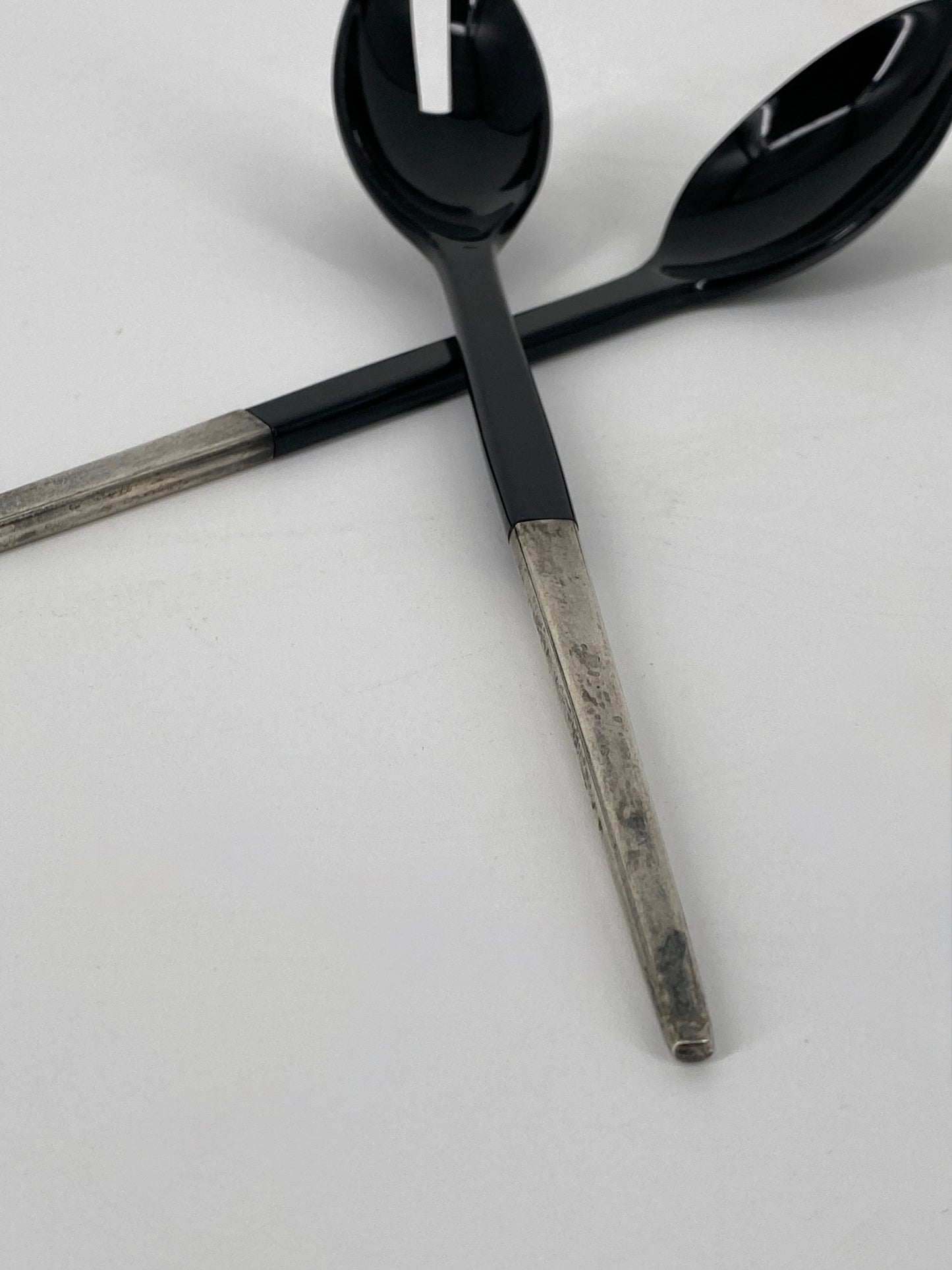 schwarzes, großes Salatbesteck mit Griffen aus 925er Silber von Hermann Bauer, 1960er
