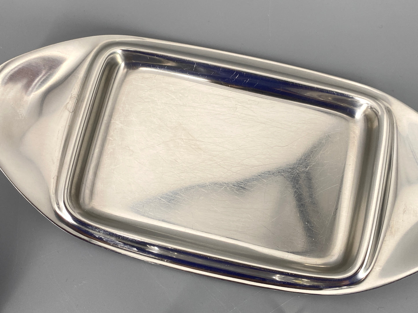 Wilhelm Wagenfeld für WMF, Konvolut aus Butterdosen und Streuern, Frühstücksset
