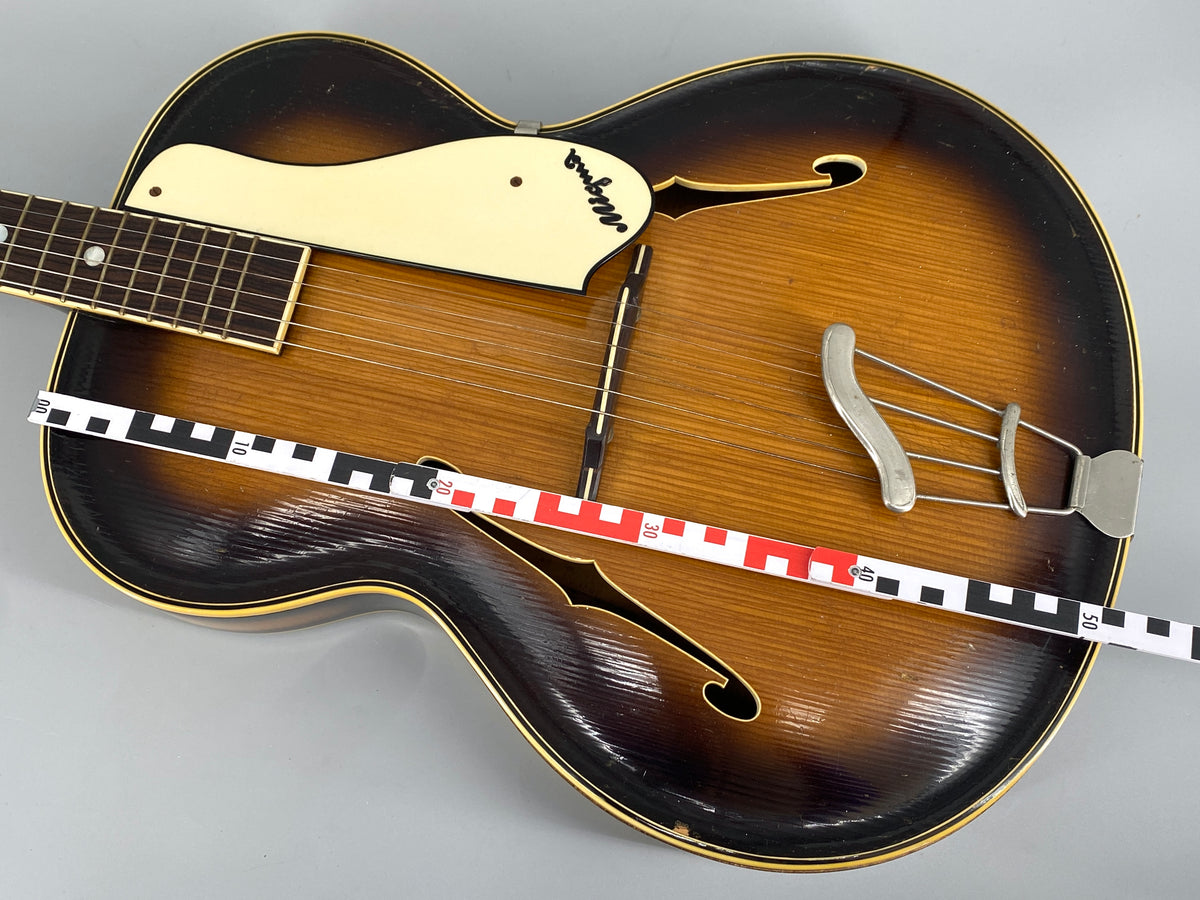 Akustische Jazzgitarre vom Geigenbaumeister Edmund Gläsel für Migma, Markneukirchen, DDR 50er