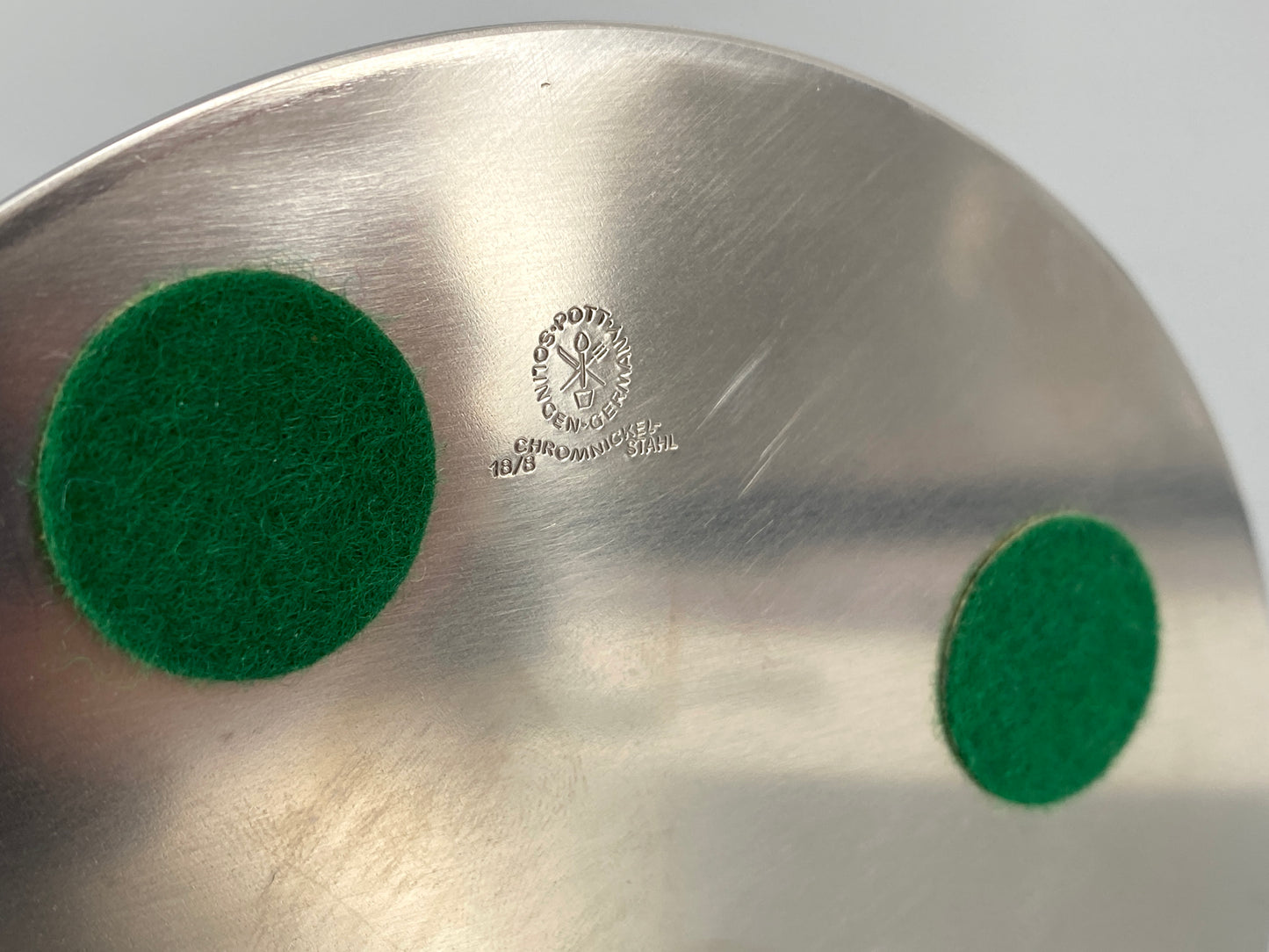 Klassisch moderner Kerzenhalter aus poliertem Edelstahl von Pott, Solingen