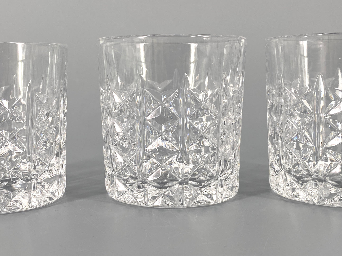 6 Whisky Gläser mit gekreuztem Schliff