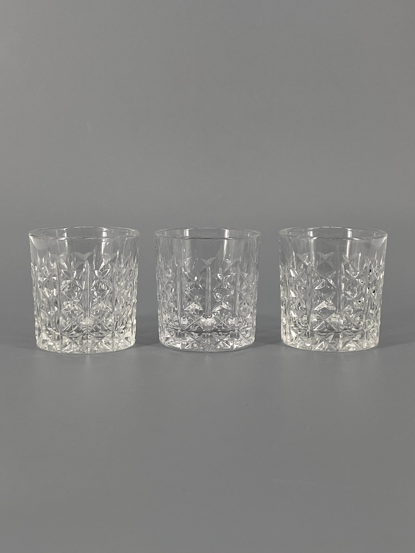 6 Whisky Gläser mit gekreuztem Schliff