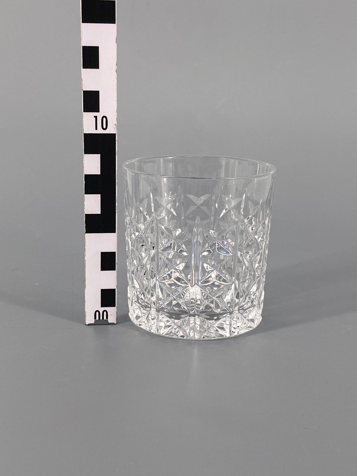 6 Whisky Gläser mit gekreuztem Schliff
